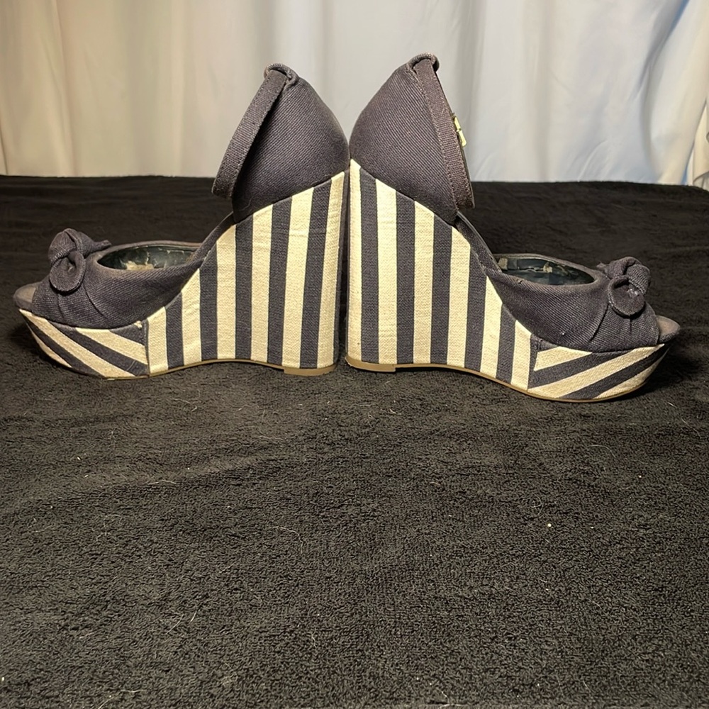 Jessica Simpson wedges